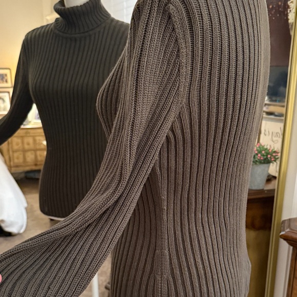 Elegant Ribbed Turtleneck Sweater - Dark Olive Green/Brown - Picture 6 of 14
